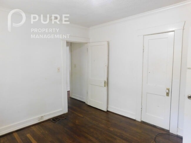 Building Photo - $200 Visa gift card offer!