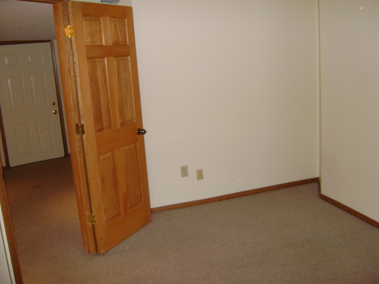 Building Photo - 627 Ontario St SE