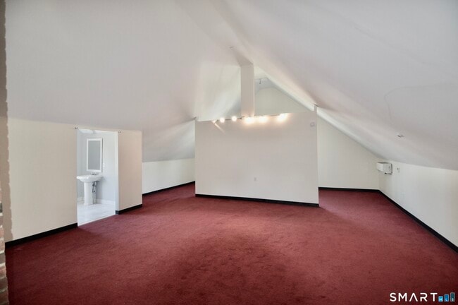 Building Photo - 48 Riverview Pl