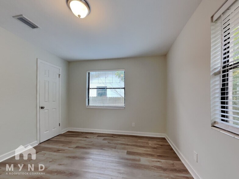 Building Photo - 10535 Jolynn Rd