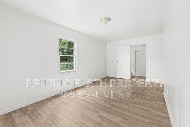 Building Photo - 1724 26th St SW