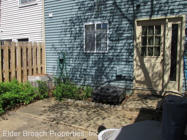 Building Photo - 3 br, 1.5 bath House - 1211-C Scaleybark Road