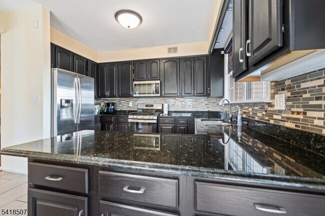 Building Photo - 29 Newell St