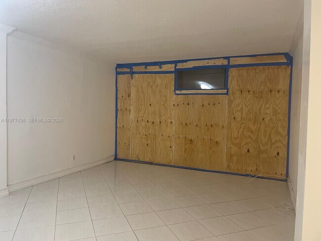 Building Photo - 1455 N Treasure Dr