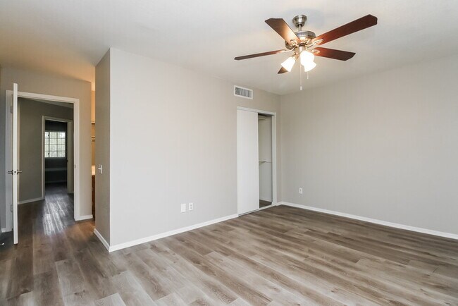 Building Photo - 5119 W Boston Way S