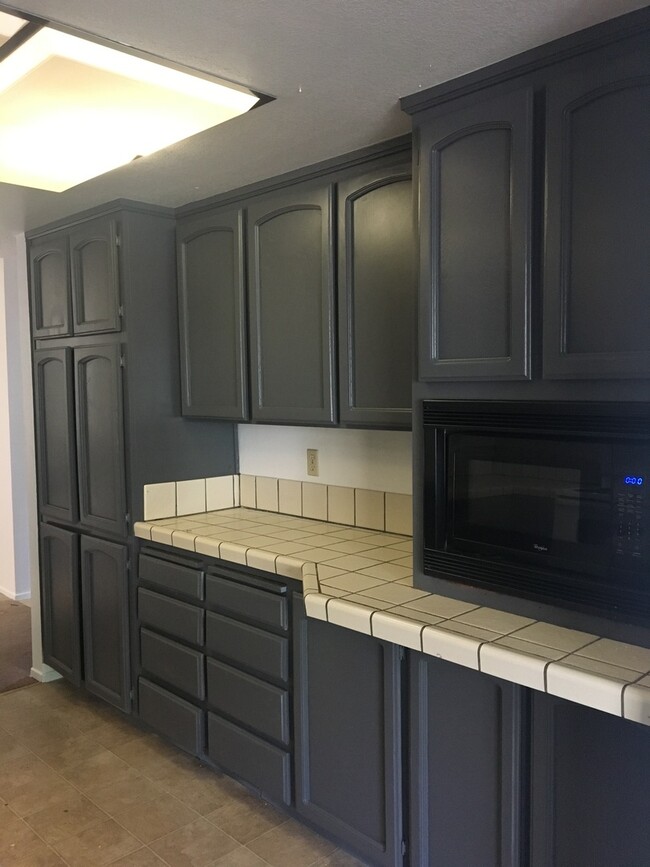 Building Photo - Quaint 2 Story Condo in Pleasanton