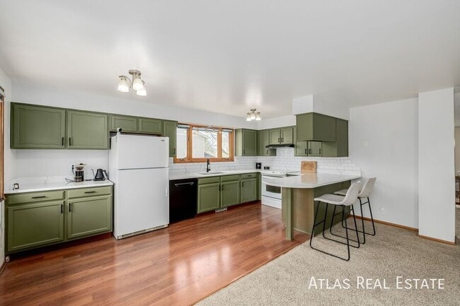 Building Photo - 4620 W 108th Pl