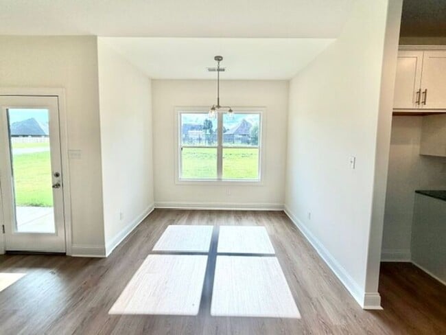 Building Photo - Now Leasing a Brand New 5-Bedroom 3 bath home in Olive Branch @ Southbranch