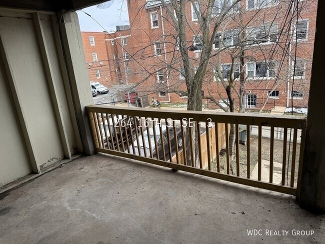 Building Photo - 264 16th St SE