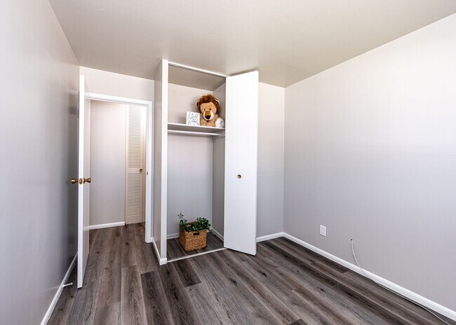 Building Photo - Newly Remodeled 3 Bedroom Home in Central Location