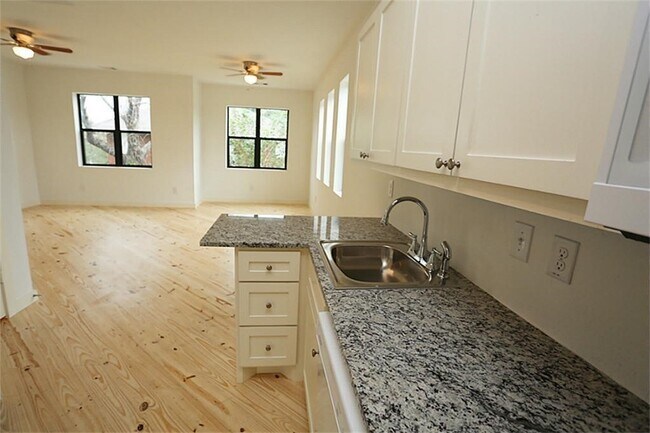 Building Photo - 4102 McKinney St