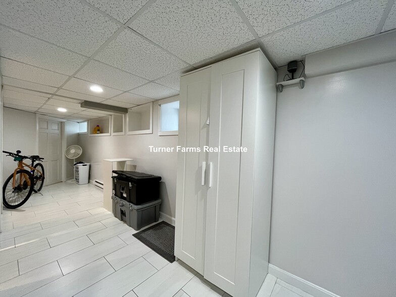 Building Photo - 77 Fairfax St