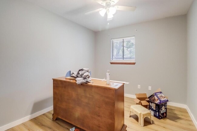 Building Photo - 911 Brown St