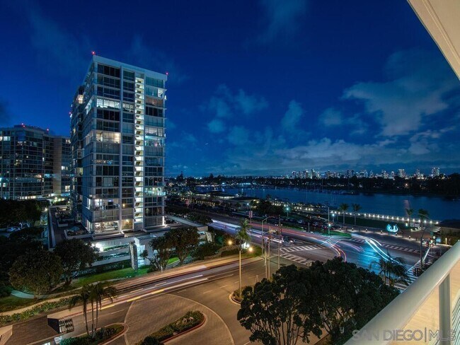 Building Photo - 1810 Avenida Del Mundo