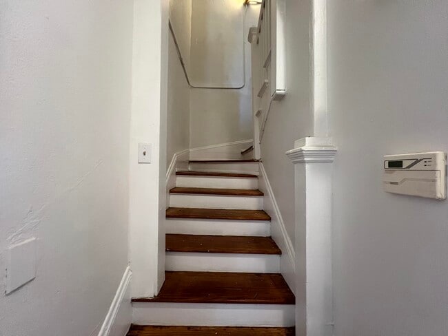 Building Photo - 320 3rd St