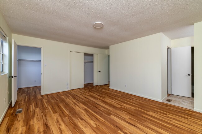 Building Photo - 7914 Gleason Dr NW