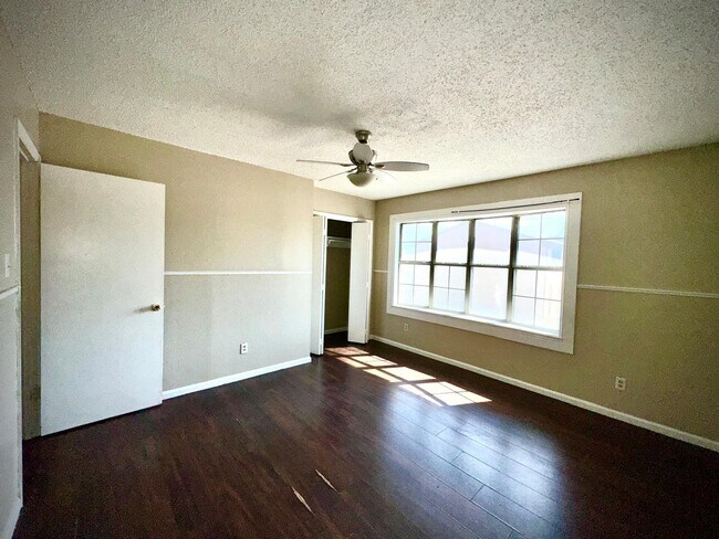 Building Photo - 1300 Hillside Rd