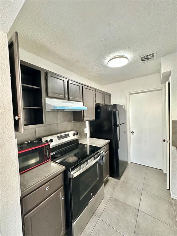 Building Photo - 9103 Japonica Ct