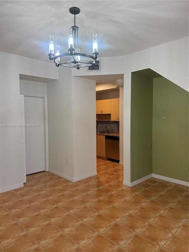 Building Photo - 700 SW 106th Ave