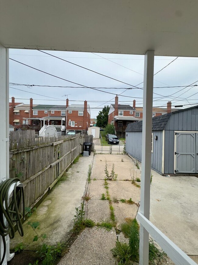 Building Photo - Charming 3 Bedroom/2 Bathroom Townhome in Dundalk, MD!