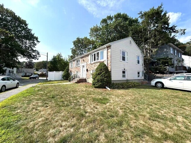 Building Photo - 122 Running Brook Rd