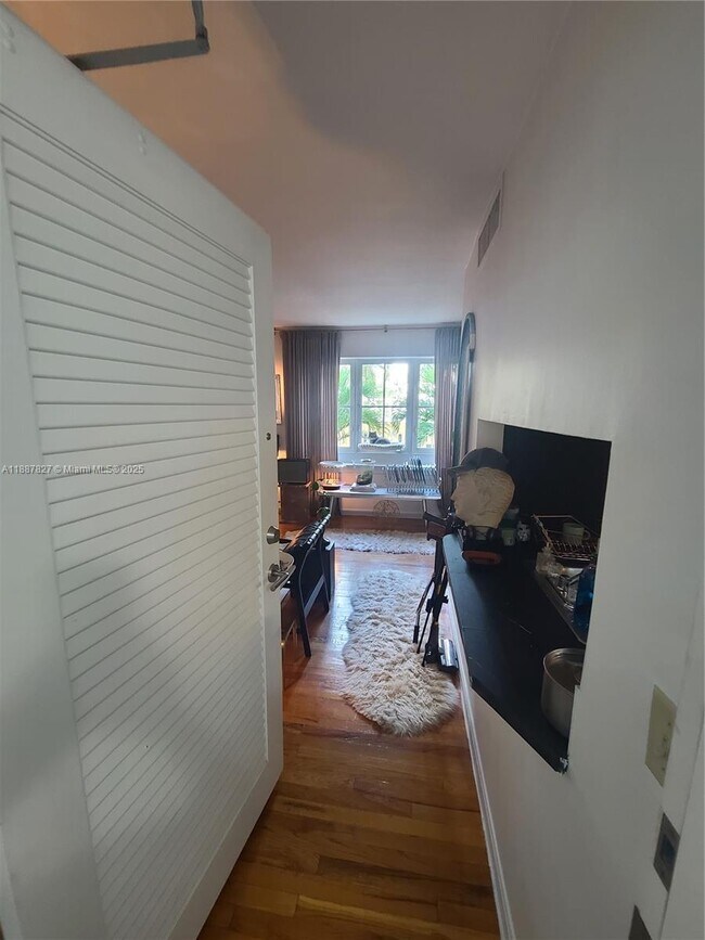 Building Photo - 1308 Drexel Ave