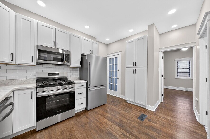 Building Photo - 4170 McRee Ave