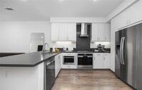 Building Photo - 2424 Nolita