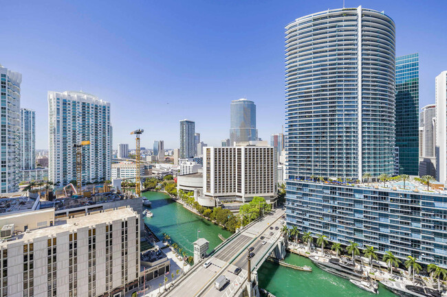 Building Photo - 485 Brickell Ave