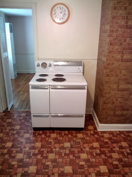 Rebuilt Vintage Electric Stove - 207 Sunflower Ave