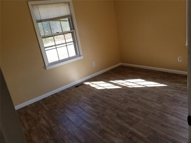 Building Photo - 4561 Braselton Hwy