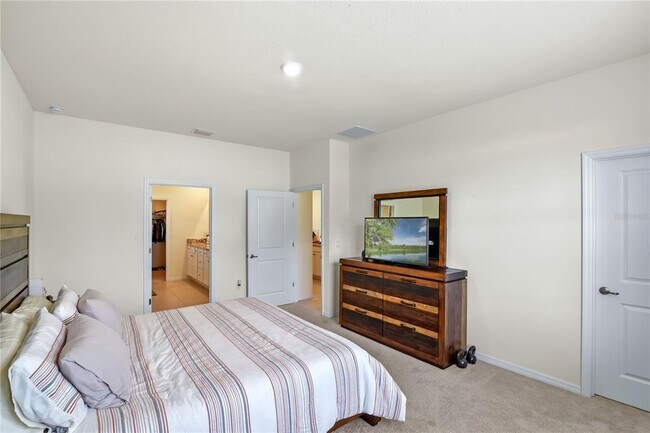 Building Photo - 6345 SW 88th Loop