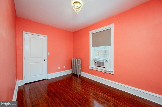 Building Photo - 121 W Arch St