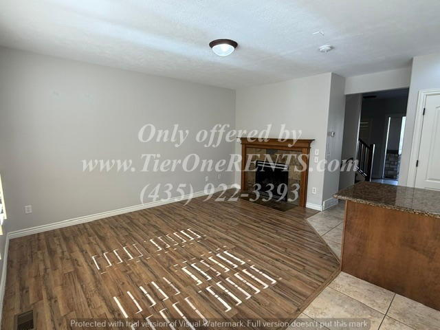 Building Photo - NO DEPOSIT option available for qualified renters!