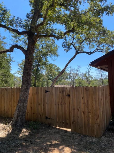 Building Photo - 175 Shawnee Dr