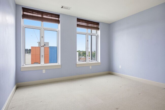 Building Photo - 618 N Boylan Ave