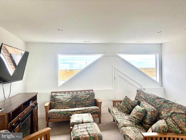 Building Photo - 448 Dock Rd