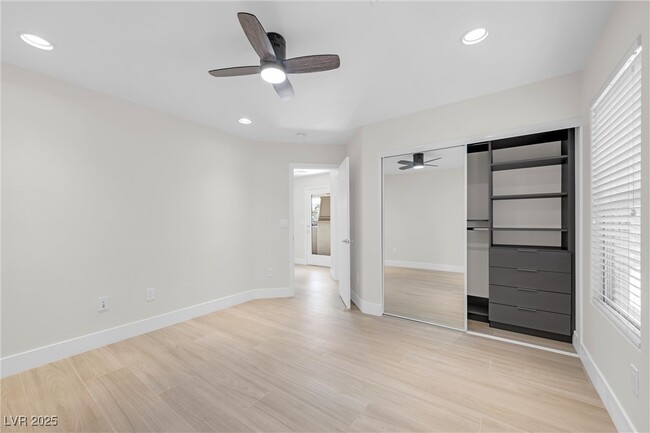 Building Photo - 5443 Bristol Bend Ct
