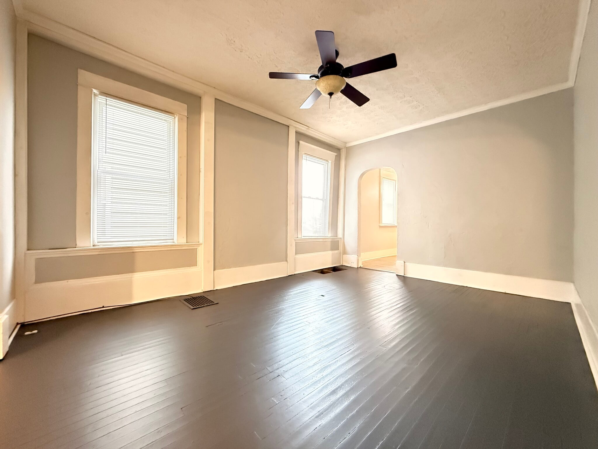 Dining room - 838 E 4th Ave