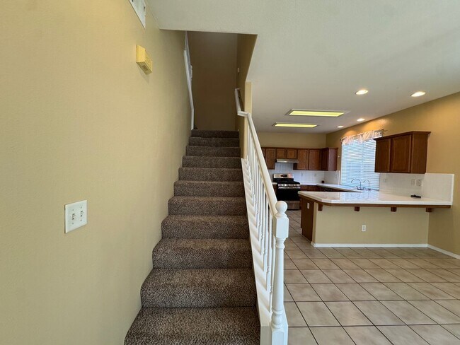 Building Photo - 747 W Siena Ln