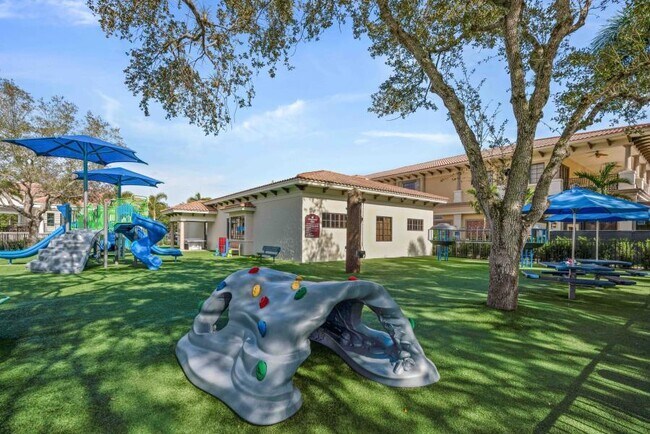 Building Photo - 353 Chambord Terrace