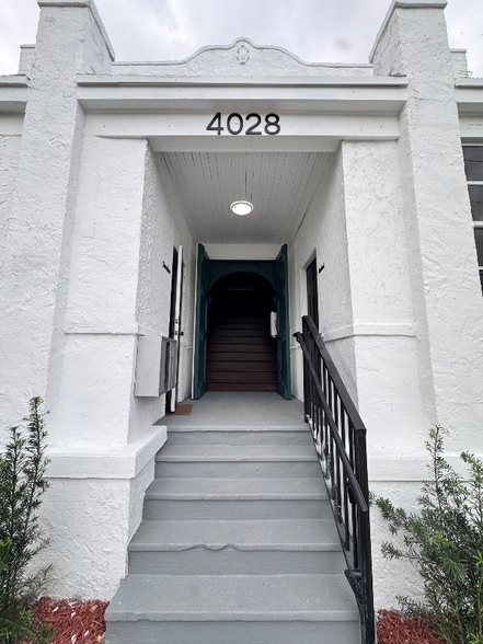 Building Photo - 4028 SW 11th St