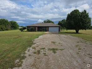 Building Photo - 9561 Lonesome Dove Dr