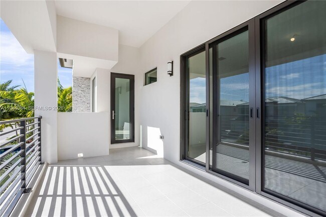 Building Photo - 8525 Crystal Downs Ave