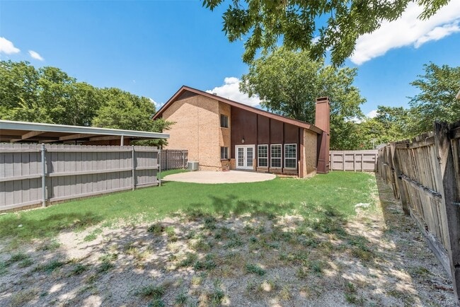 Building Photo - 209 N St Johns Dr