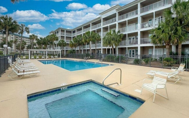 Building Photo - 572 E Beach Blvd