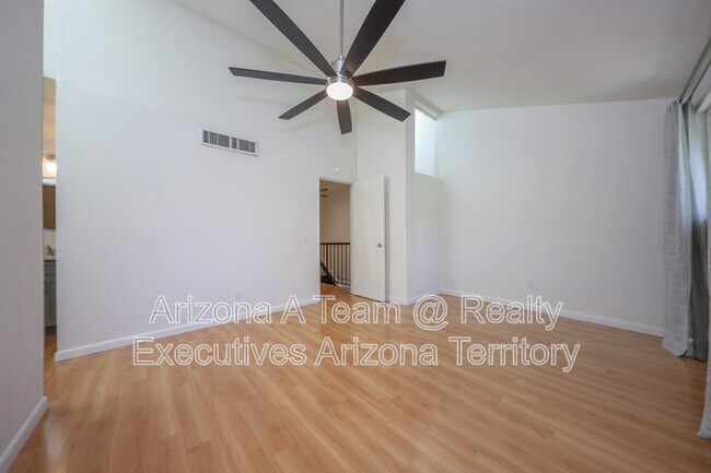 Building Photo - 5701 E Glenn St