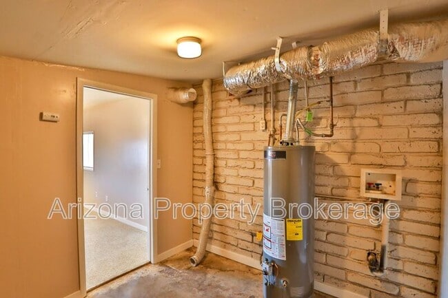 Building Photo - 2237 W Cortez Ave