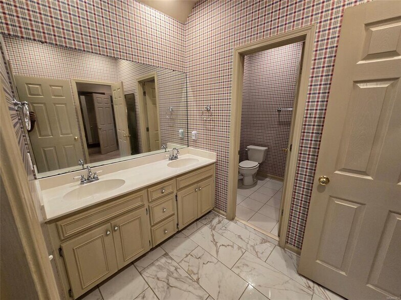 Building Photo - 8457 Chadburn Crossing