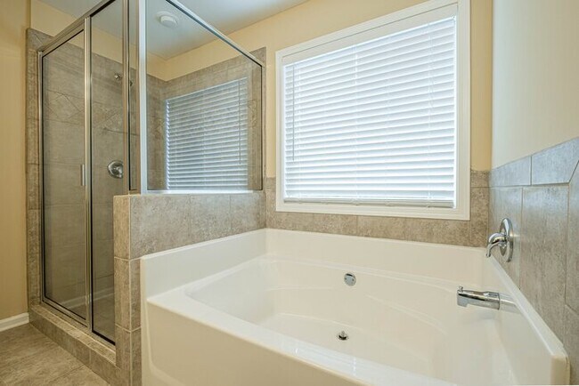 Building Photo - 9675 Rushmore Cir
